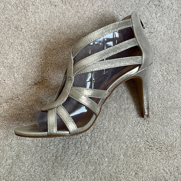 Gold shimmer heels - Picture 2 of 4